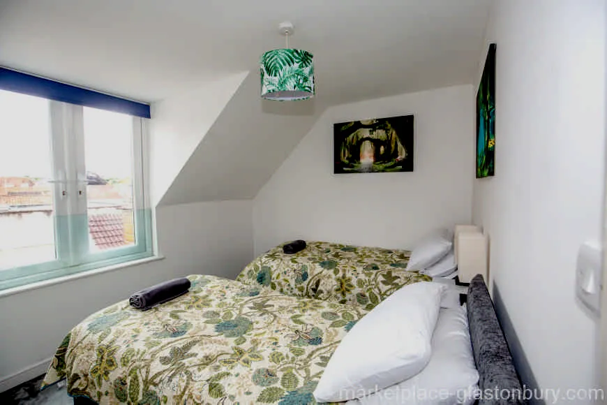 Image of Bedroom (2)