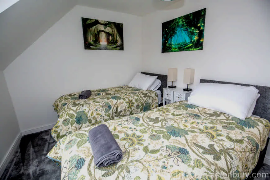 Image of Bedroom (2)